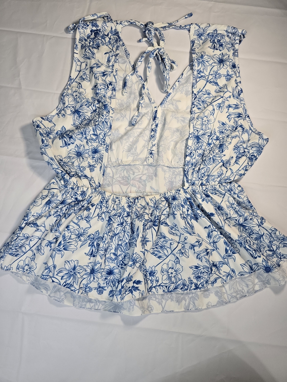 SHEIN Blue and White Floral Tie-Back Peplum Tank NWOT - Picture 10 of 15